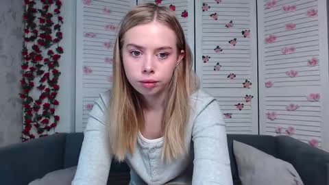 Snapshot of sofia_here chatting on 11.21.25 Sofia here online show from 11.21.25