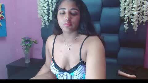 Snapshot of sofia_hernandeez_ chatting on 02.05.25 Sofi online show from 02.05.25