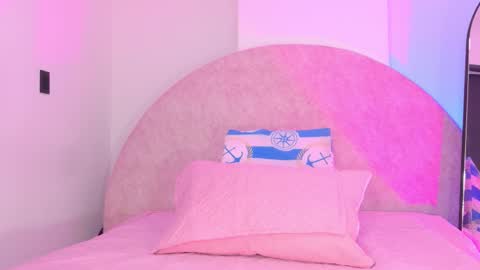 Snapshot of sofia_martinn chatting on 11.28.25 Sofia online show from 11.28.25