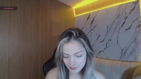 Snapshot of sofia_nova_tf chatting on 02.12.26 sofi online show from 02.12.26