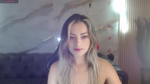 Snapshot of sofia_nova_tf chatting on 02.22.26 sofi online show from 02.22.26