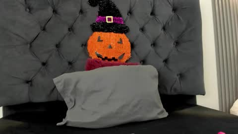 Snapshot of sofia_seduccion chatting on 10.23.25 sofi online show from 10.23.25