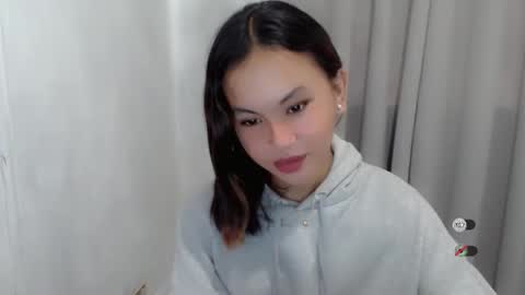 Snapshot of sofia_sweetheart18 chatting on 11.28.25 sofia_sweetheart18 online show from 11.28.25