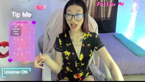 Sofia Thomson online show from 03.04.25