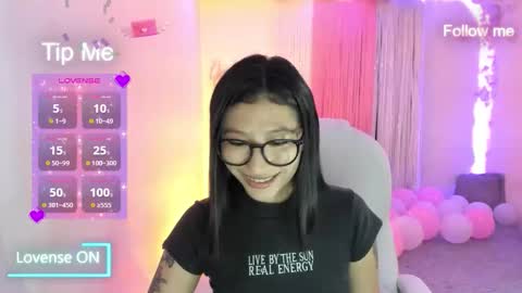 Sofia Thomson online show from 03.05.26