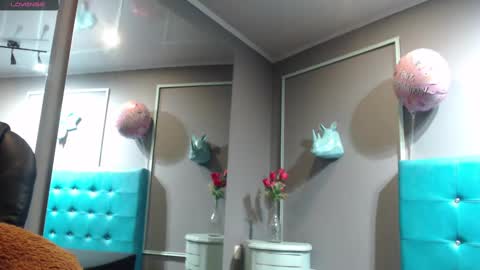 Sofa online show from 02.14.25