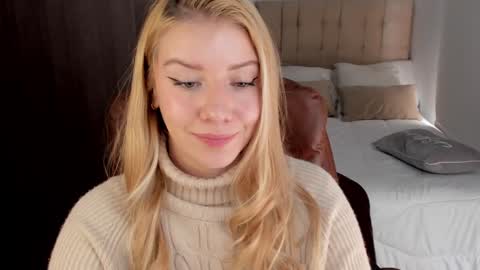 Snapshot of sofia_woodss chatting on 12.12.24 Sofia online show from 12.12.24
