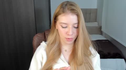 Snapshot of sofia_woodss chatting on 01.24.25 Sofia online show from 01.24.25