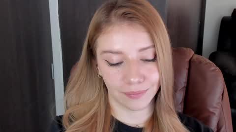 Snapshot of sofia_woodss chatting on 02.02.25 Sofia online show from 02.02.25