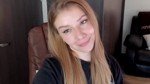 Snapshot of sofia_woodss chatting on 02.02.25 Sofia online show from 02.02.25