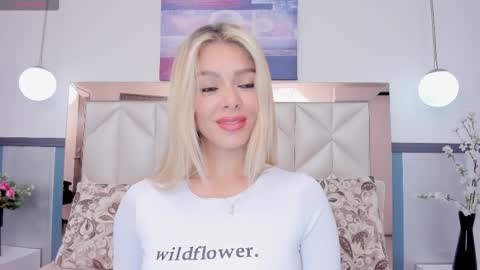 Snapshot of sofiaa_morris chatting on 03.09.26 Sofia online show from 03.09.26