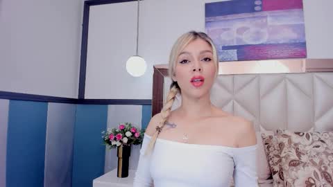 Snapshot of sofiaa_morris chatting on 03.23.26 Sofia online show from 03.23.26