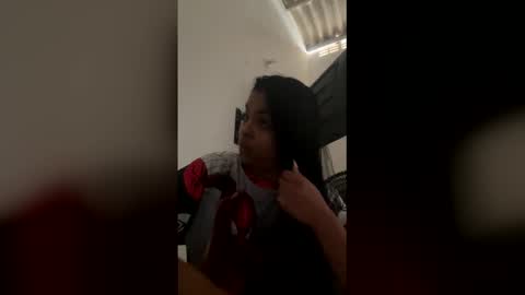 Danna Sofia online show from 12.17.25