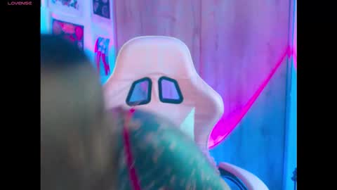 Snapshot of sofiacarti_ chatting on 10.01.25 online show from 10.01.25