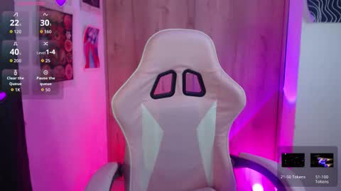 Snapshot of sofiacarti_ chatting on 10.24.25 online show from 10.24.25