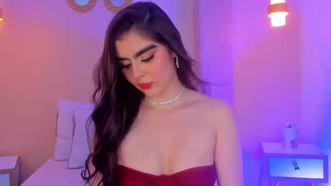 Snapshot of sofiafontaiine chatting on 11.27.25 SofiaFontaine online show from 11.27.25