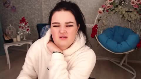 SofiaJohanes online show from 12.17.24