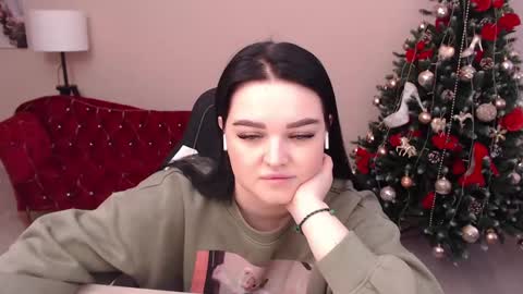 SofiaJohanes online show from 12.19.24