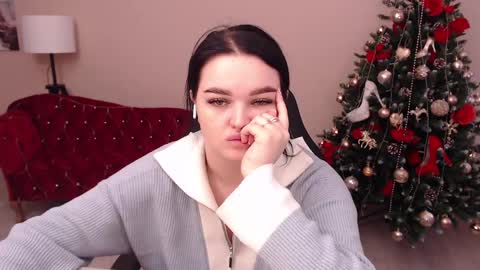 SofiaJohanes online show from 12.24.24