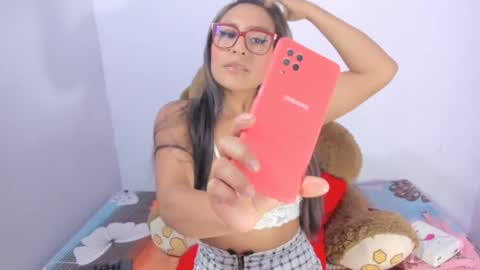 sofii milk online show from 02.24.25