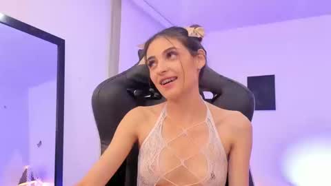 Sofia  Help me reach 5K followers  online show from 09.30.25