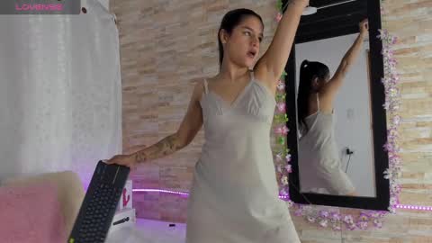 Danna Sofia online show from 01.12.25