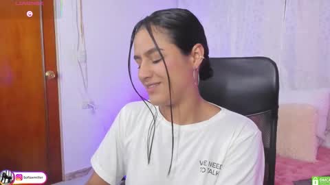 Danna Sofia online show from 11.25.25