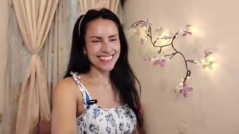 Snapshot of sofibelladelavega chatting on 04.26.26 Sofi Bella online show from 04.26.26