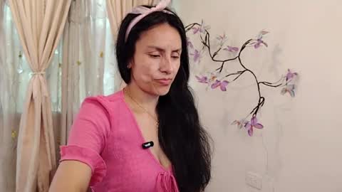 Snapshot of sofibelladelavega chatting on 05.13.26 Sofi Bella online show from 05.13.26