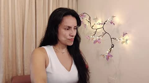 Snapshot of sofibelladelavega chatting on 05.25.26 Sofi Bella online show from 05.25.26