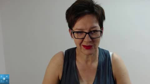 Sofie Velvet online show from 10.05.25