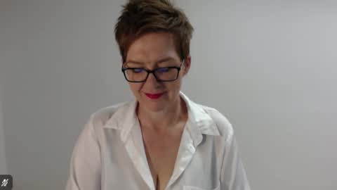 Snapshot of sofie_velvet chatting on 04.16.26 Sofie Velvet online show from 04.16.26