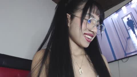 Mia online show from 10.14.25