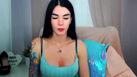 Snapshot of sofiiadream chatting on 12.17.25 sofiiadream online show from 12.17.25