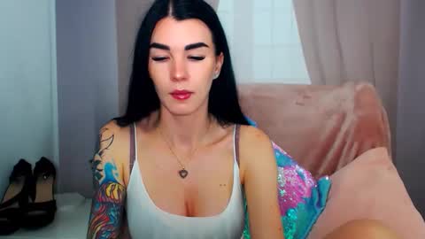 Snapshot of sofiiadream chatting on 12.18.25 sofiiadream online show from 12.18.25