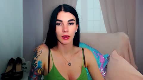 Snapshot of sofiiadream chatting on 12.21.25 sofiiadream online show from 12.21.25