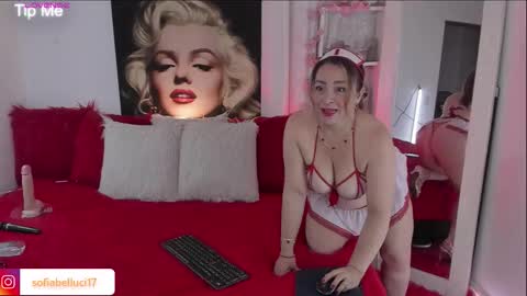 Snapshot of sofiibell_ chatting on 10.11.25 Sofiibell online show from 10.11.25