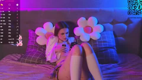 Snapshot of soft_babe chatting on 11.24.25 Milisa online show from 11.24.25