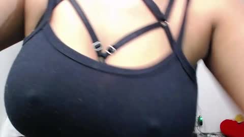 Snapshot of soft_fetish chatting on 12.30.24 Camila M online show from 12.30.24