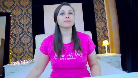 Snapshot of soft_lilly chatting on 11.05.25 Lilly online show from 11.05.25