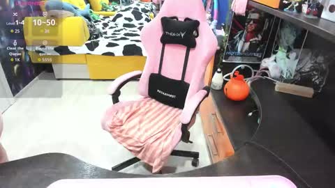 Snapshot of softie_sofy chatting on 11.03.25 Sofie online show from 11.03.25