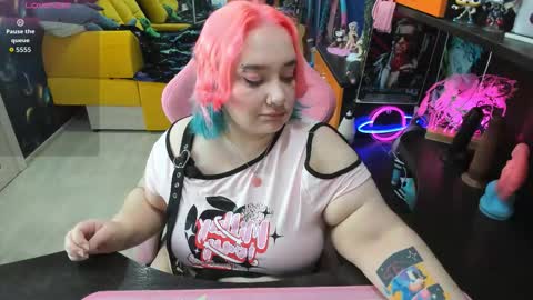 Snapshot of softie_sofy chatting on 12.02.25 Sofie online show from 12.02.25