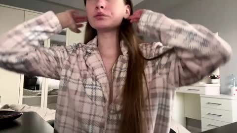 Snapshot of softlygirl chatting on 02.01.26 softlygirl online show from 02.01.26