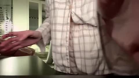 Snapshot of softlygirl chatting on 02.11.26 softlygirl online show from 02.11.26