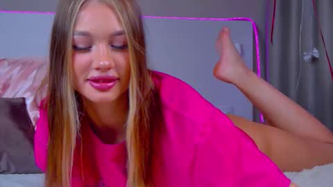 Snapshot of softttide chatting on 02.19.26 softttide online show from 02.19.26