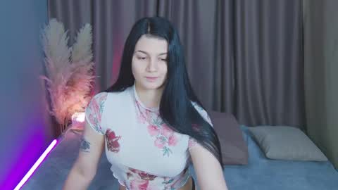 Snapshot of solazolaa chatting on 06.01.26 Sonya online show from 06.01.26
