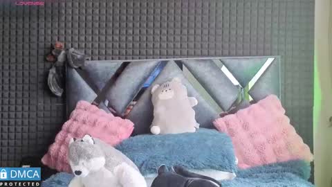 Snapshot of solbeaumont chatting on 11.19.25 Sol online show from 11.19.25