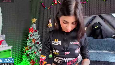 Snapshot of solbeaumont chatting on 12.04.25 Sol online show from 12.04.25