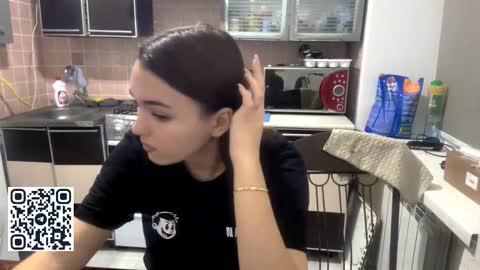 Hello My name is Jane  im new model here and little but shy but curious. online show from 11.05.25