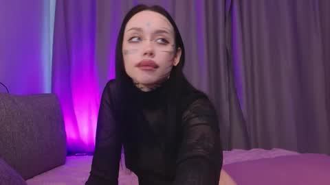 Snapshot of somniya chatting on 12.04.25 somniya online show from 12.04.25